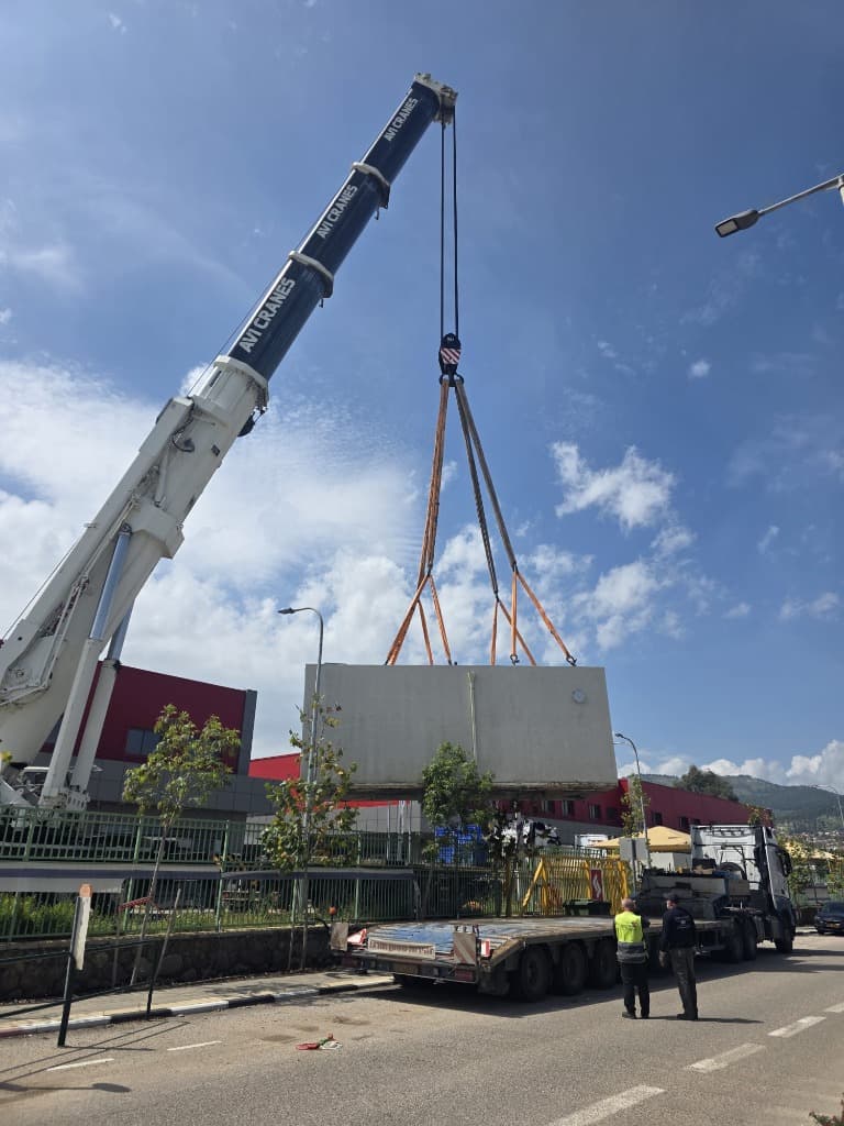 הנפת הממד באמצעות מנוף ענק